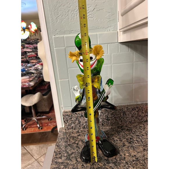 This is a vintage Murano art glass clown figurine holding a guitar 18.5" tall - Picture 6 of 7